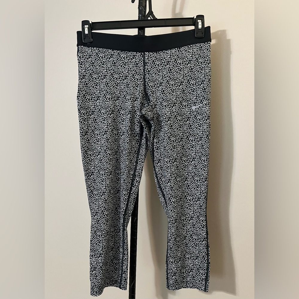 Nike Dri-fit capris L